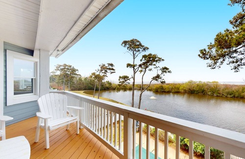 Corolla Light Casa | Amenity-rich 6BR Soundfront | Pool | Hot Tub