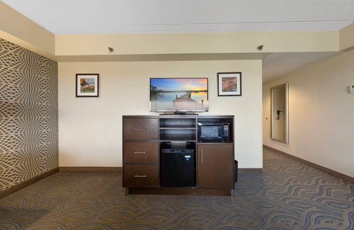 South Loop Apartamento | Amenity Rich Spacious King Suite