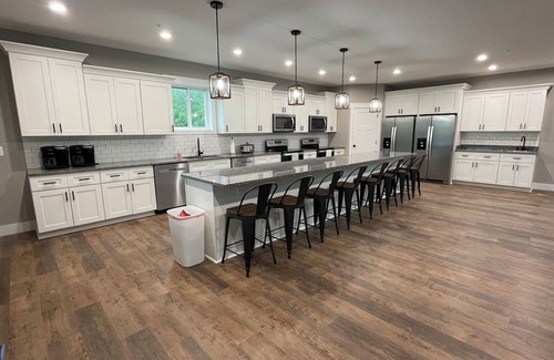 La Follette Casa | American Freedom Sleeps 38; Theater Rm.; Dbl Decker Dock w/slide&2 Covered slips