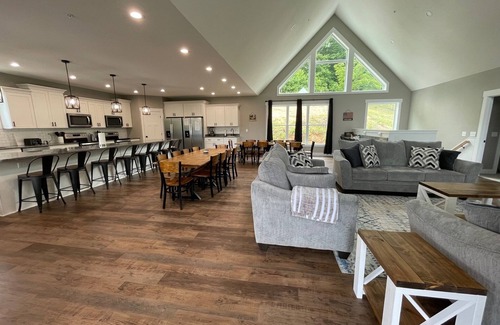 La Follette Casa | American Freedom Sleeps 38; Theater Rm.; Dbl Decker Dock w/slide&2 Covered slips