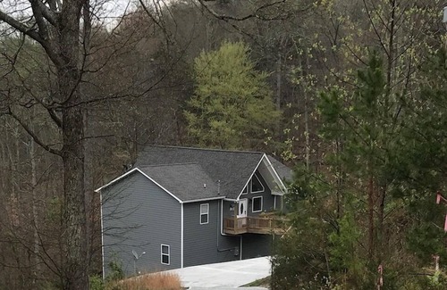 La Follette Casa | American Spirit: SUPER Location; Pendiente suave; Dbl Deck Dock w / slide; Duerme 31