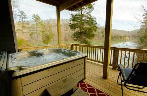 La Follette Casa | American Spirit: SUPER Location; Pendiente suave; Dbl Deck Dock w / slide; Duerme 31