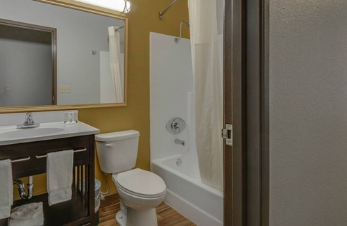Hayward Hotel | Vagabond Inn Executive Hayward