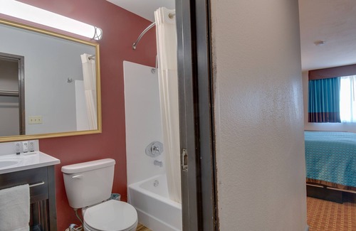 Hayward Hotel | Vagabond Inn Executive Hayward