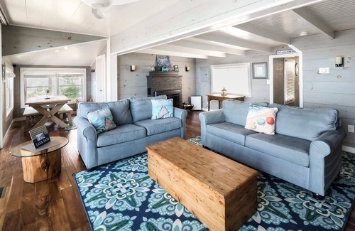 Amesbury Casa | Amesbury: Lake Front Dream Vacation, Private Dock