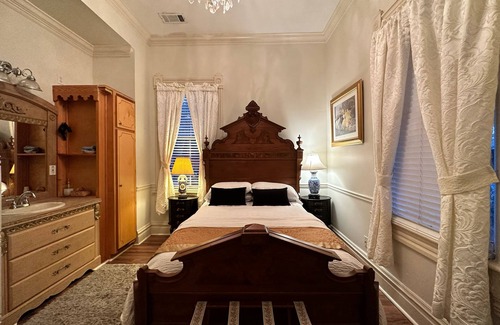 Historic Downtown Savannah Cama Y Desayuno | Amethyst Garden Inn