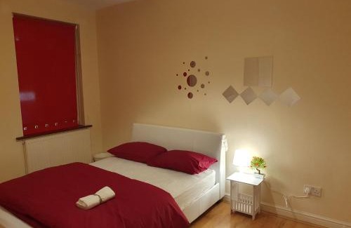 London Borough of Ealing Casa | AMH Hotel - Greenford Station