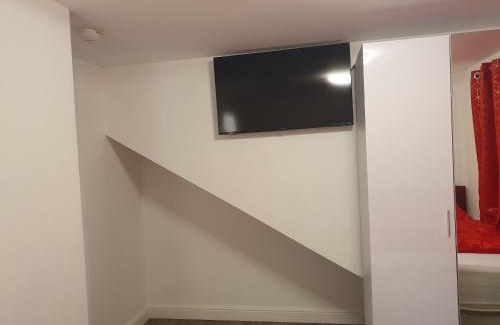 London Borough of Ealing Casa | AMH Hotel - Greenford Station