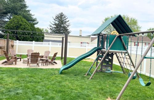 Intercourse Casa | Amish Guest House - hottub, patio, swing, ebikes
