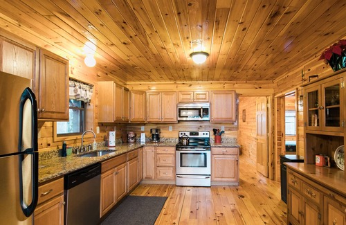 Hickory Hills Chalet De Esquí | Amish inspirado chalet de 6 dormitorios en el área de esquí, rafting, senderismo y ciclismo