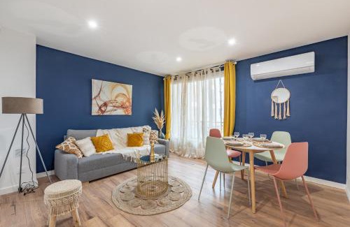 Estanove Apartamento | AMJA Proche clinique Saint-Roch apt 3 chambres 3 salles de bain parking gratuit idéal famille groupe coworking 10 min centre ville 10 min plage 5 min sortie autoroute