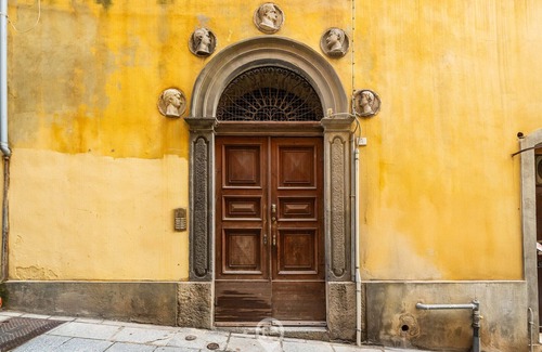 Historic Castle District Casa | Amo Castle Rooms - Suite Gold