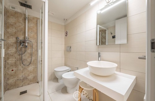Historic Castle District Casa | Amo Castle Rooms - Suite Gold