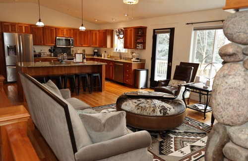 Bozeman Casa | Among The Aspens' Family Cottage
