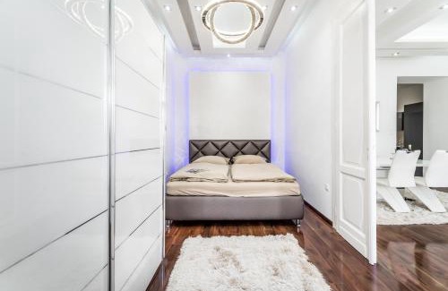Belvaros - Lipotvaros Apartamento | Amora Homes Breathless view Parliament 2 Luxury Suites with terrace FREE PARKING RESERVATION NEEDED
