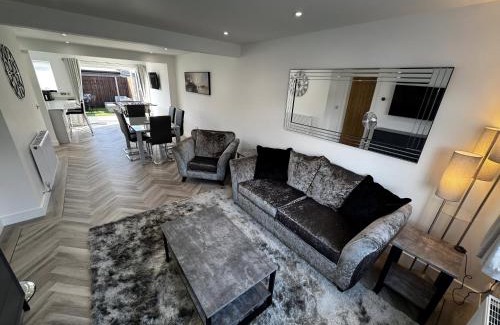 Aylesbury Casa | Amora Stays