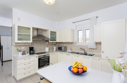 Gennadi Villa | Amphitrite Villa - Cuatro Habitaciones Villa, Capacidad 8