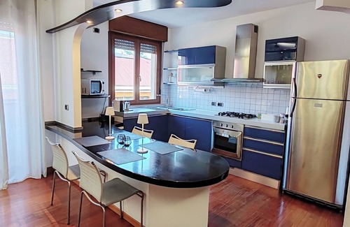 Sud-Ovest Apartamento | Ampio e Grazioso Appartamento Vicino la Fiera