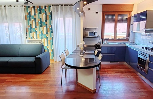 Sud-Ovest Apartamento | Ampio e Grazioso Appartamento Vicino la Fiera