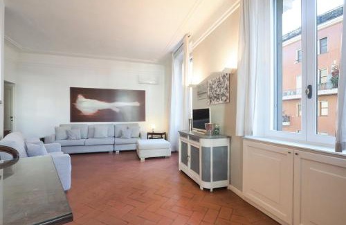 Tre Torri Apartamento | Ampio e luminoso Bilocale - City Life
