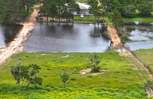 Jaguaruna Casa | Ampla casa de sítio com lagoa.