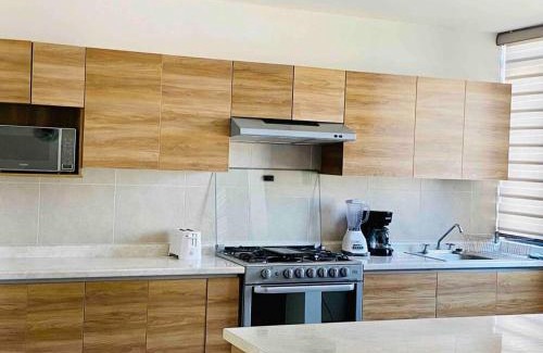 San Luis Potosi Apartamento | Amplia casa cerca de zona industrial