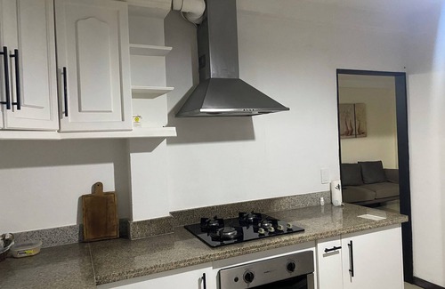 La Aurora Casa | Casa amplia en sector privado para trabajo o vacaciones en familia