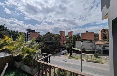 La Castellana Apartamento | Amplio Apto con Jacuzzy Terraza 2B 4hab Laureles