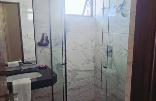 Santa Cruz Apartamento | Amplio apartamento de 4 habitaciones con WiFi y AC en la encantadora Santa Cruz