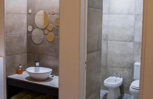 Villa Carlos Paz Apartamento | Amplio departamento frente al lago-seguridad 24hs