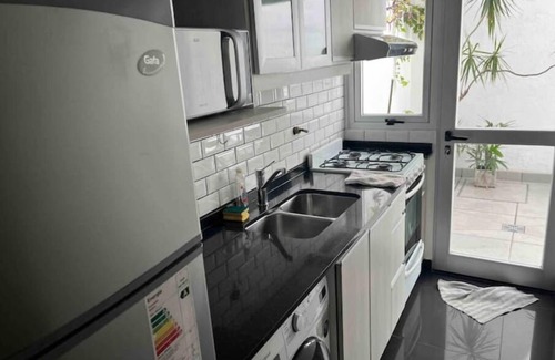 Comuna 15 Apartamento | Amplio estudio en planta baja con seguridad