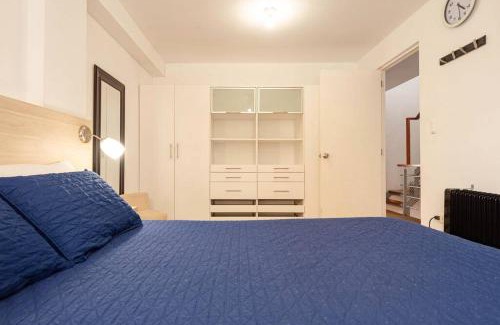 La Victoria Apartamento | Amplio y Familiar 3BR de 3 pisos. Smart Home