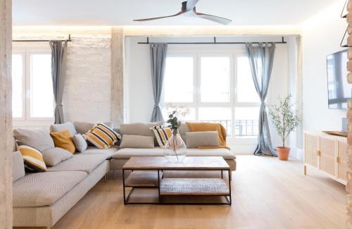 Ametzola Apartamento | Amplio y moderno apartamento con tarima refrescante by Staynnapartments