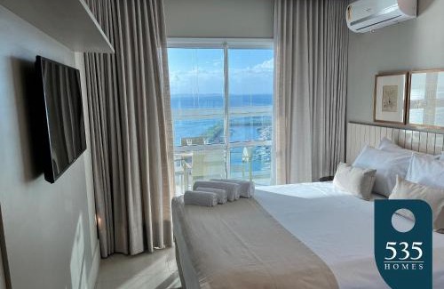 Dois de Julho Apartamento | Amplo Quarto e Sala Vista Baía de Todos os Santos
