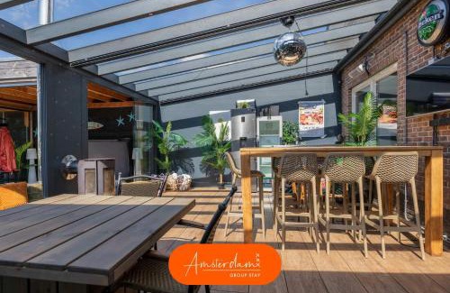 Zwanenburg Casa | Amsterdam Group Stay - Jacuzzi, Sauna & Cinema