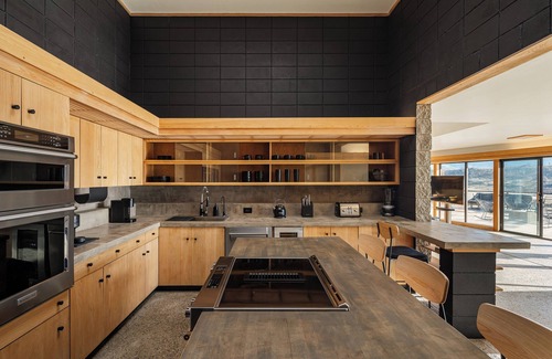 Tehachapi Casa | An A+ Architectural Wonder Perched Above Some of the Most Popular Local Wineries
