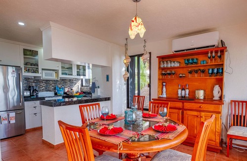 Akumal Condominio | An Akumal Classic! Beachfront condo with AC and WiFi!