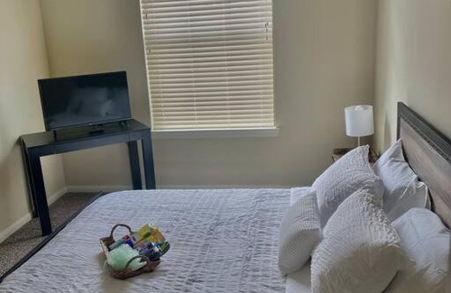 Lazybrook/Timbergrove Apartamento | An alluring apartment, 10 min from downtown!
