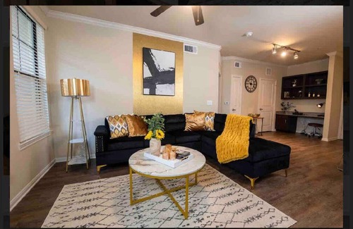 Lazybrook/Timbergrove Apartamento | An alluring apartment, 10 min from downtown!