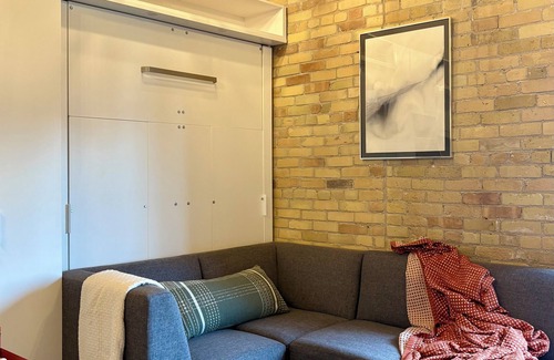 Stratford Apartamento | An apartment with full kitchen at the historic Bradshaw Lofts, Stratford