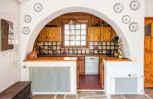 Nea Makri Villa | An art collector's family-friendly retreat Villa with Garden and Jacuzzi