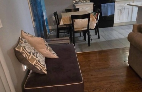 Pocono Summit Casa | An Artist Home and Gallery - 3-Bedroom Home - Newly Renovated