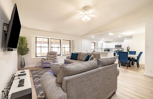 Quail Hollow Casa | An Austin Gem: Long Stay Discounts + NO Fees!