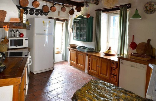 Vieussan Cabaña | Una auténtica casa de piedra, piscina, jardín y vistas impresionantes
