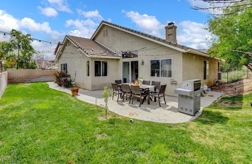Stevenson Ranch Casa | An Beautiful Designed Home in LA Suburb For Family