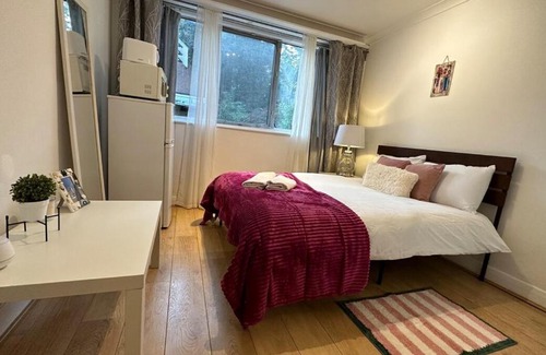 Shepherd's Bush Apartamento | An Economic hotel-like room, En-suite Sheperds Bush