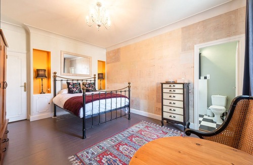 Le Lude Cama Y Desayuno | An elegant, comfortable guest house in the Pays de la Loire region, France