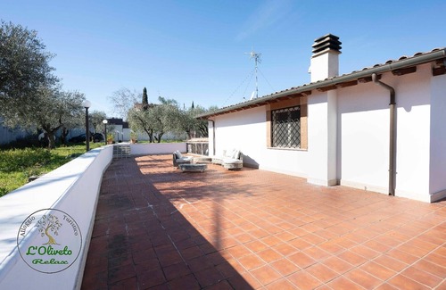 Borghesiana Apartamento | An Enchanting and Discreet Place nestled in an Olive Grove just a stone's throw from Rome