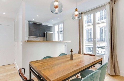 Strasbourg -Saint-Denis Apartamento | An Exceptional 2-BR/2BA in Le Marais