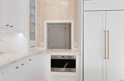 Stone Harbor Casa | An exceptional new property. Set in one of the most sought after and secluded neighborhoods and yet close to downtown Stone Harbor